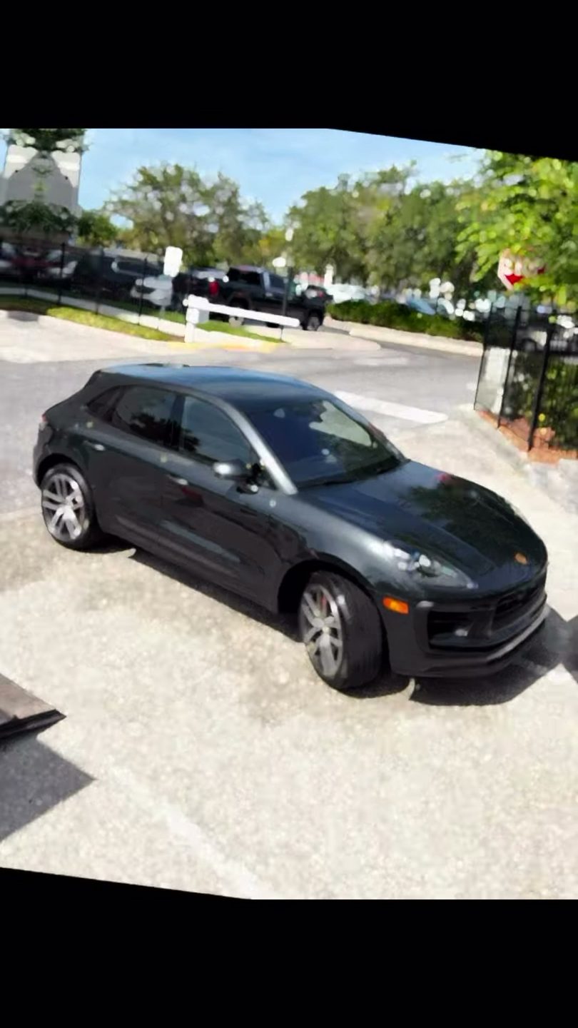 Black Porsche Macan, exterior detail